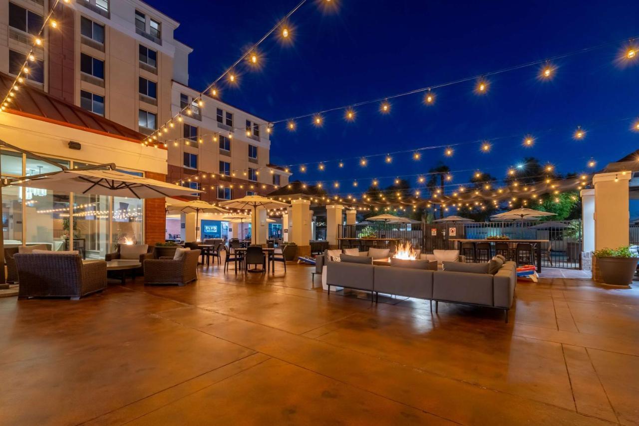 Hilton Garden Inn Scottsdale Old Town Exterior photo