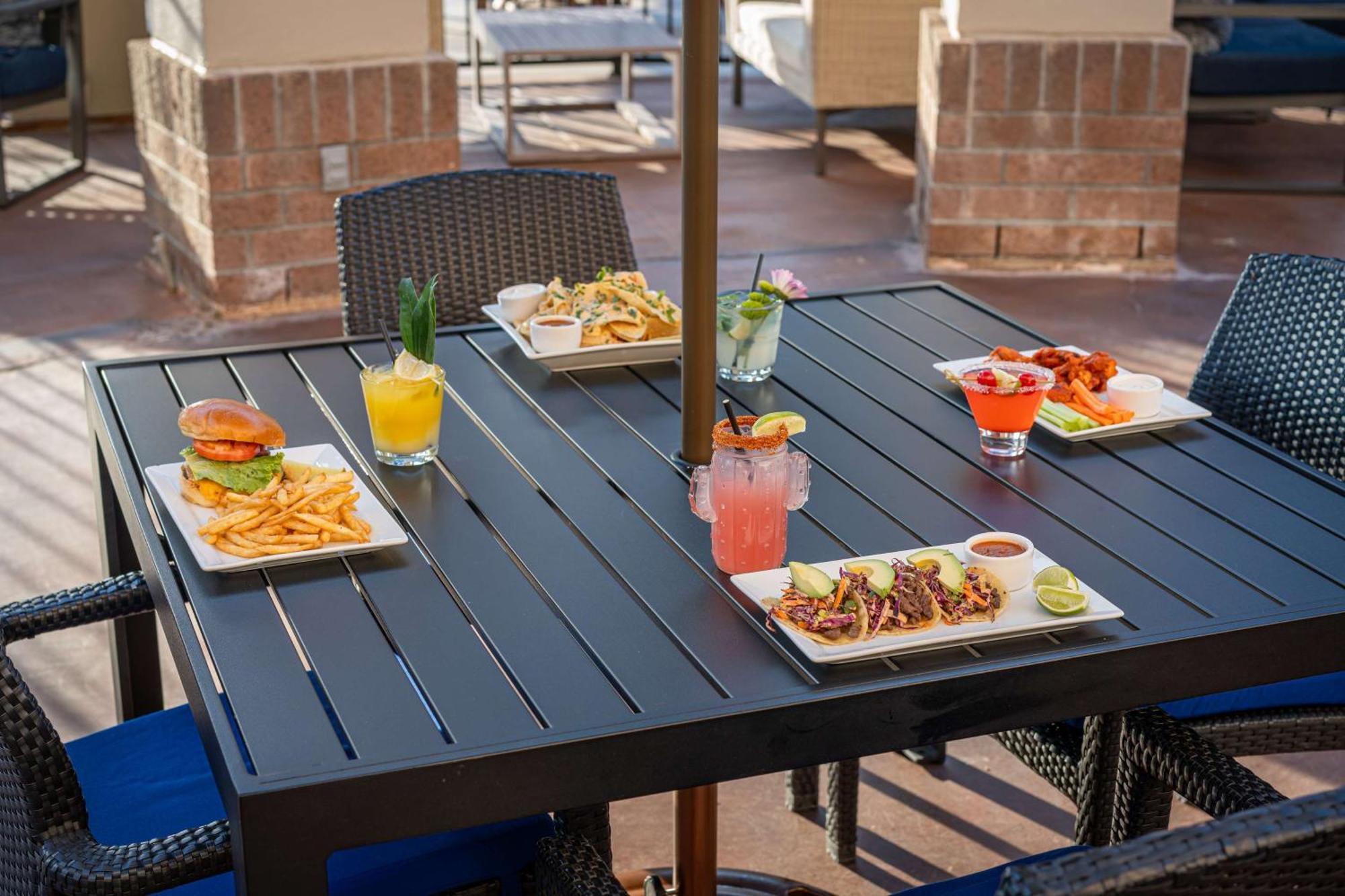 Hilton Garden Inn Scottsdale Old Town Exterior photo