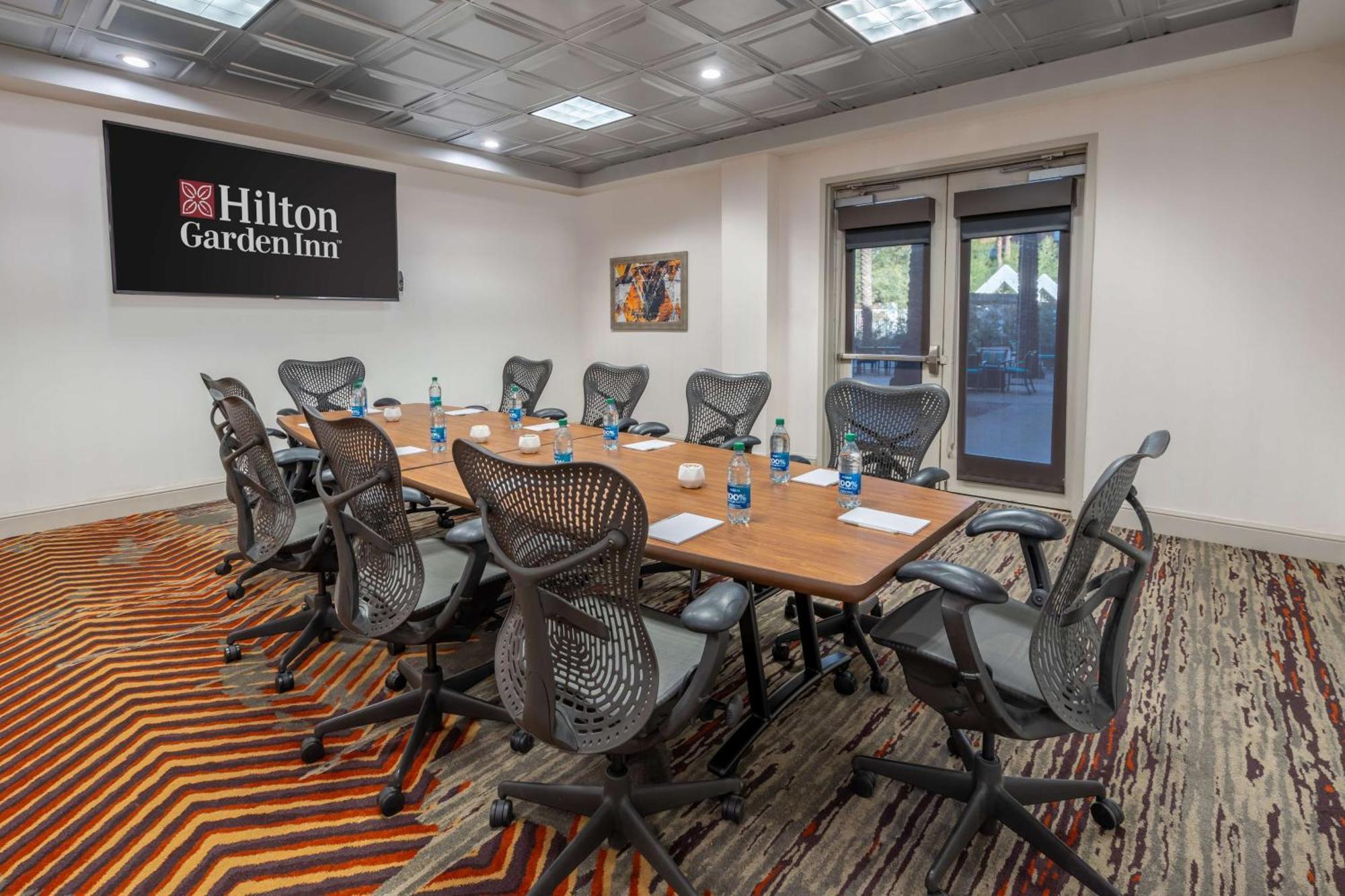 Hilton Garden Inn Scottsdale Old Town Exterior photo