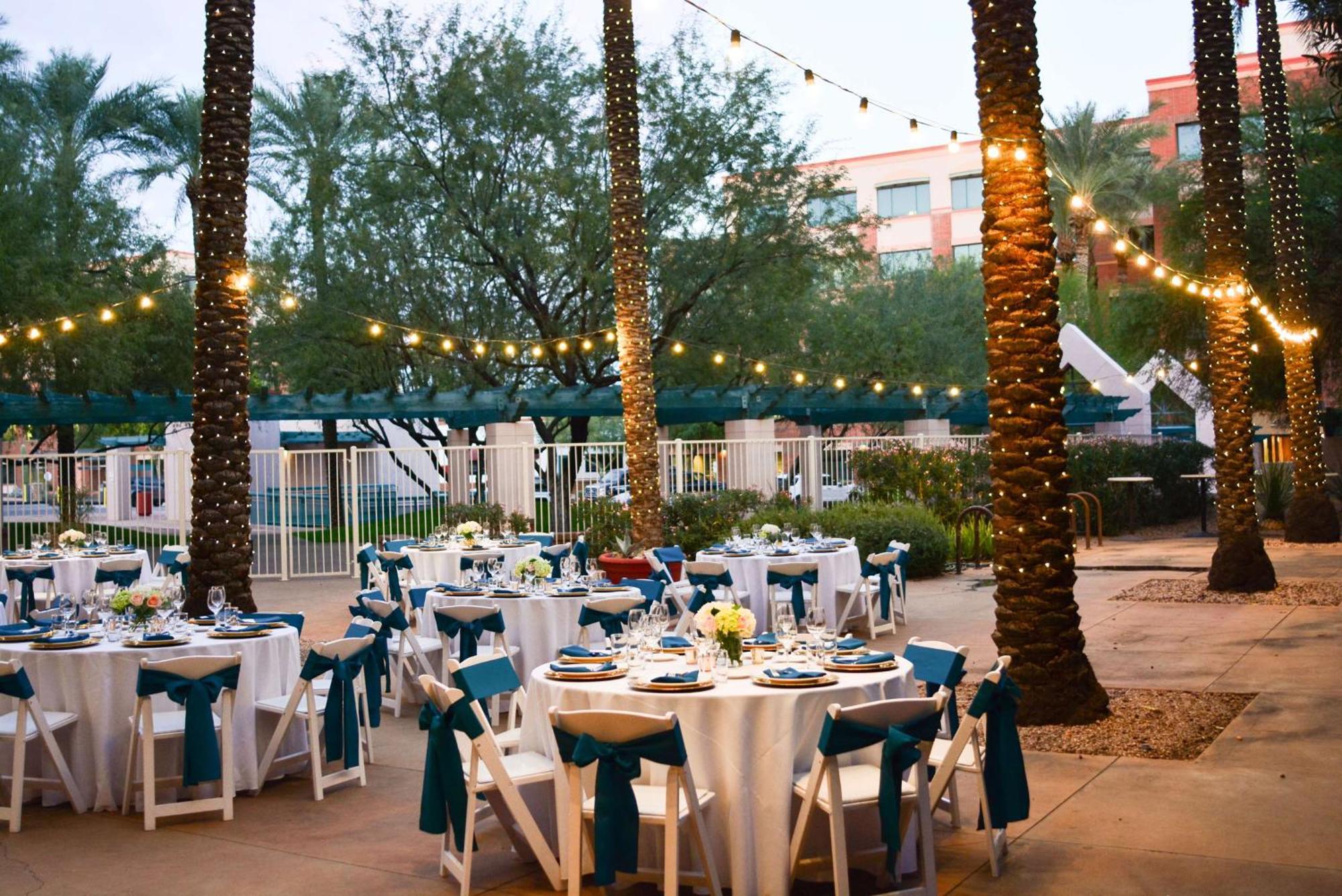 Hilton Garden Inn Scottsdale Old Town Exterior photo
